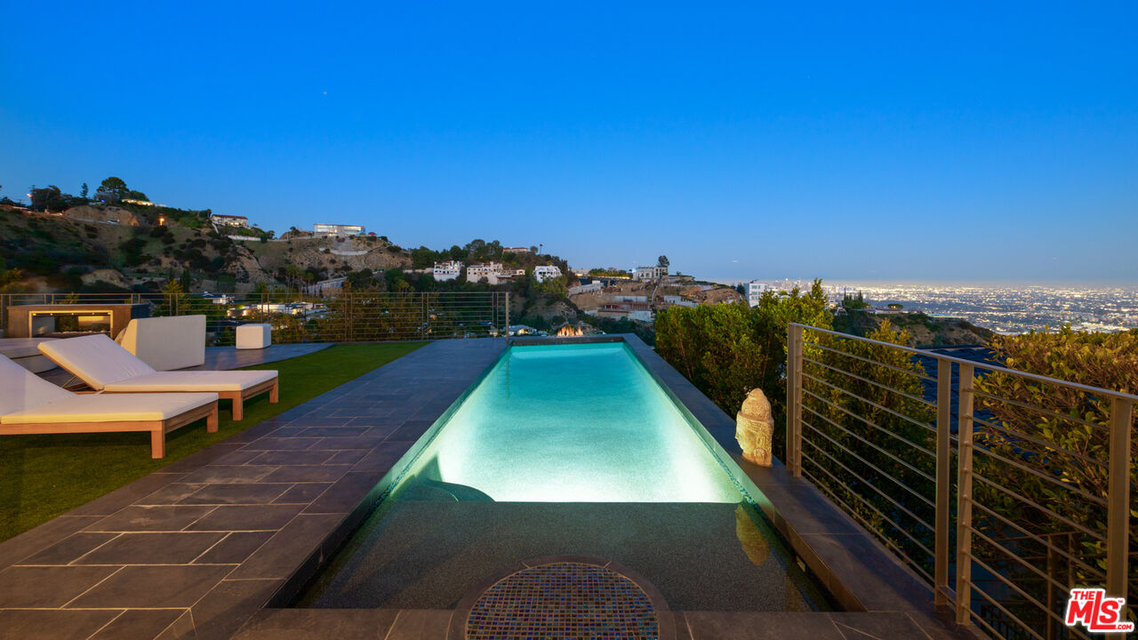 Los Angeles, California, 90069, United States, 4 Bedrooms Bedrooms, ,4 BathroomsBathrooms,Residential,For Sale,1766508