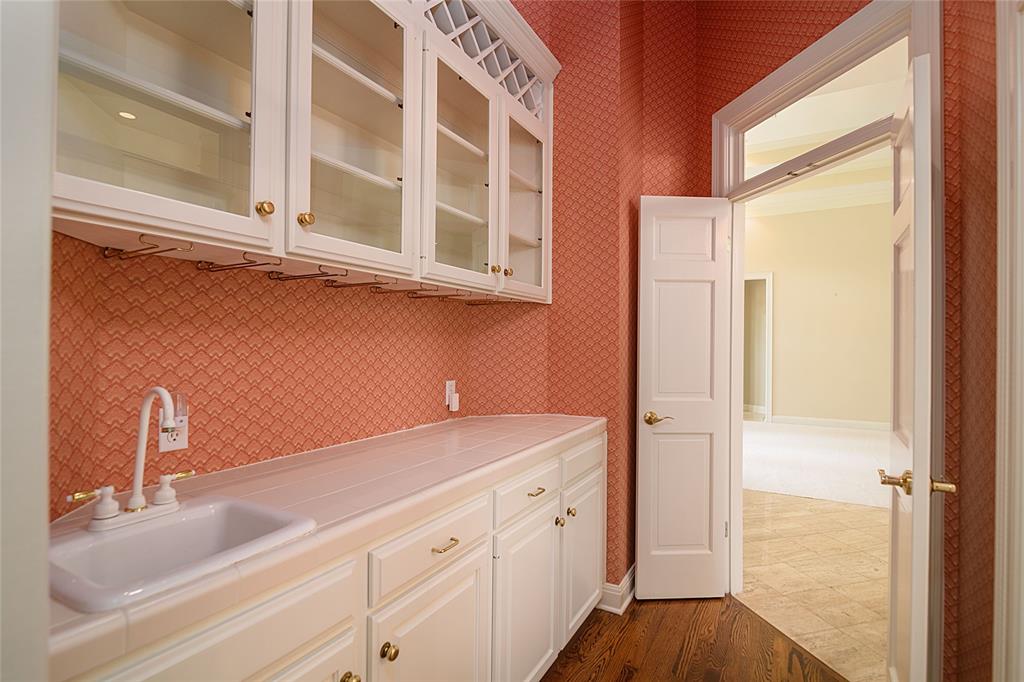 Shreveport, Louisiana, 71106, United States, 4 Bedrooms Bedrooms, ,4 BathroomsBathrooms,Residential,For Sale,1847016