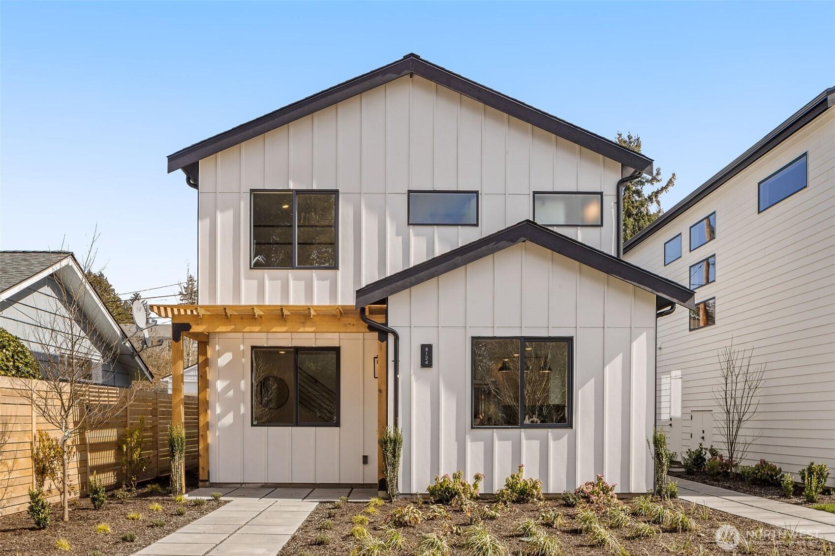 SEATTLE, Washington, 98106, United States, 3 Bedrooms Bedrooms, ,3 BathroomsBathrooms,Residential,For Sale,1743334
