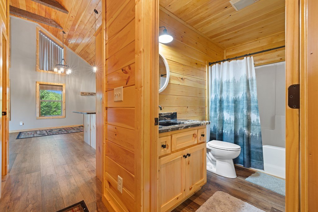 Murphy, North Carolina, 28906, United States, 4 Bedrooms Bedrooms, ,3 BathroomsBathrooms,Residential,For Sale,1905672