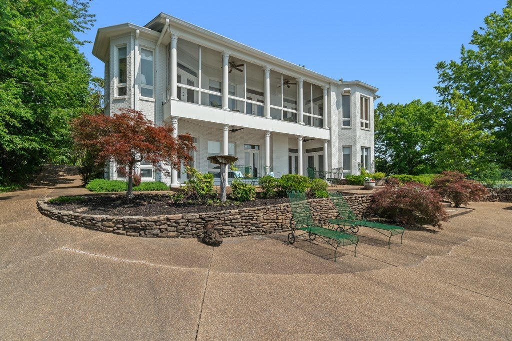 OXFORD, Mississippi, 38655, United States, 5 Bedrooms Bedrooms, ,6 BathroomsBathrooms,Residential,For Sale,1858310