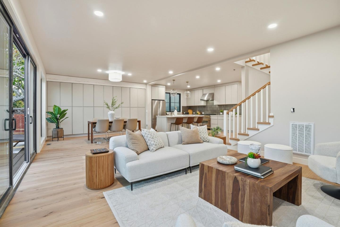 San Carlos, California, 94070, United States, 4 Bedrooms Bedrooms, ,4 BathroomsBathrooms,Residential,For Sale,1989305