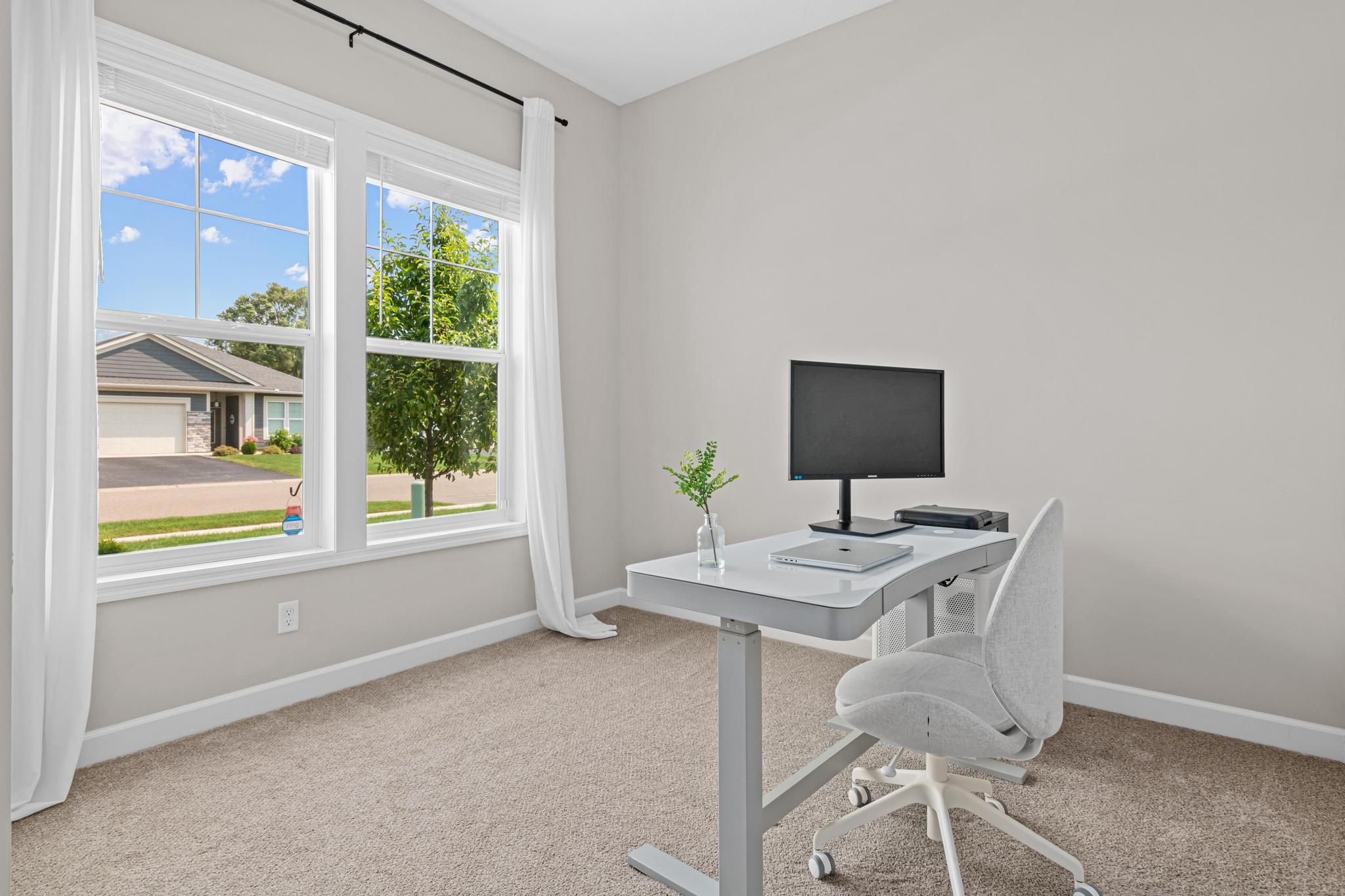  Effortless One-Level Living in Beautiful Lakeville - 物件實景