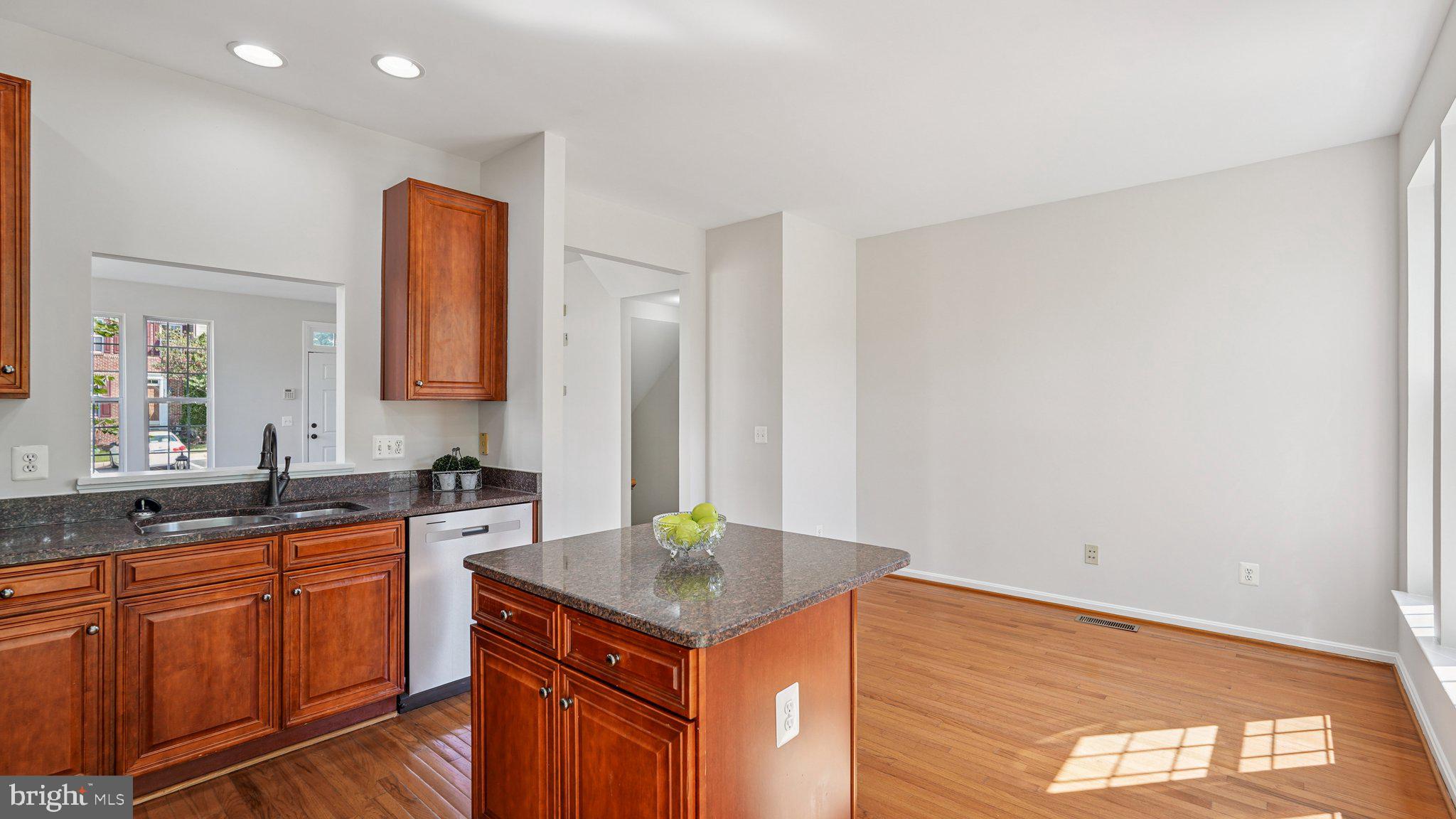Woodbridge, Virginia, 22191, United States, 4 Bedrooms Bedrooms, ,4 BathroomsBathrooms,Residential,For Sale,1936881