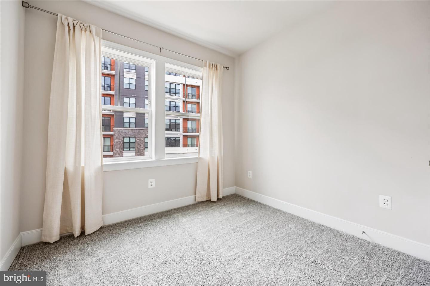 Gaithersburg, Maryland, 20878, United States, 4 Bedrooms Bedrooms, ,5 BathroomsBathrooms,Residential,For Sale,1949694