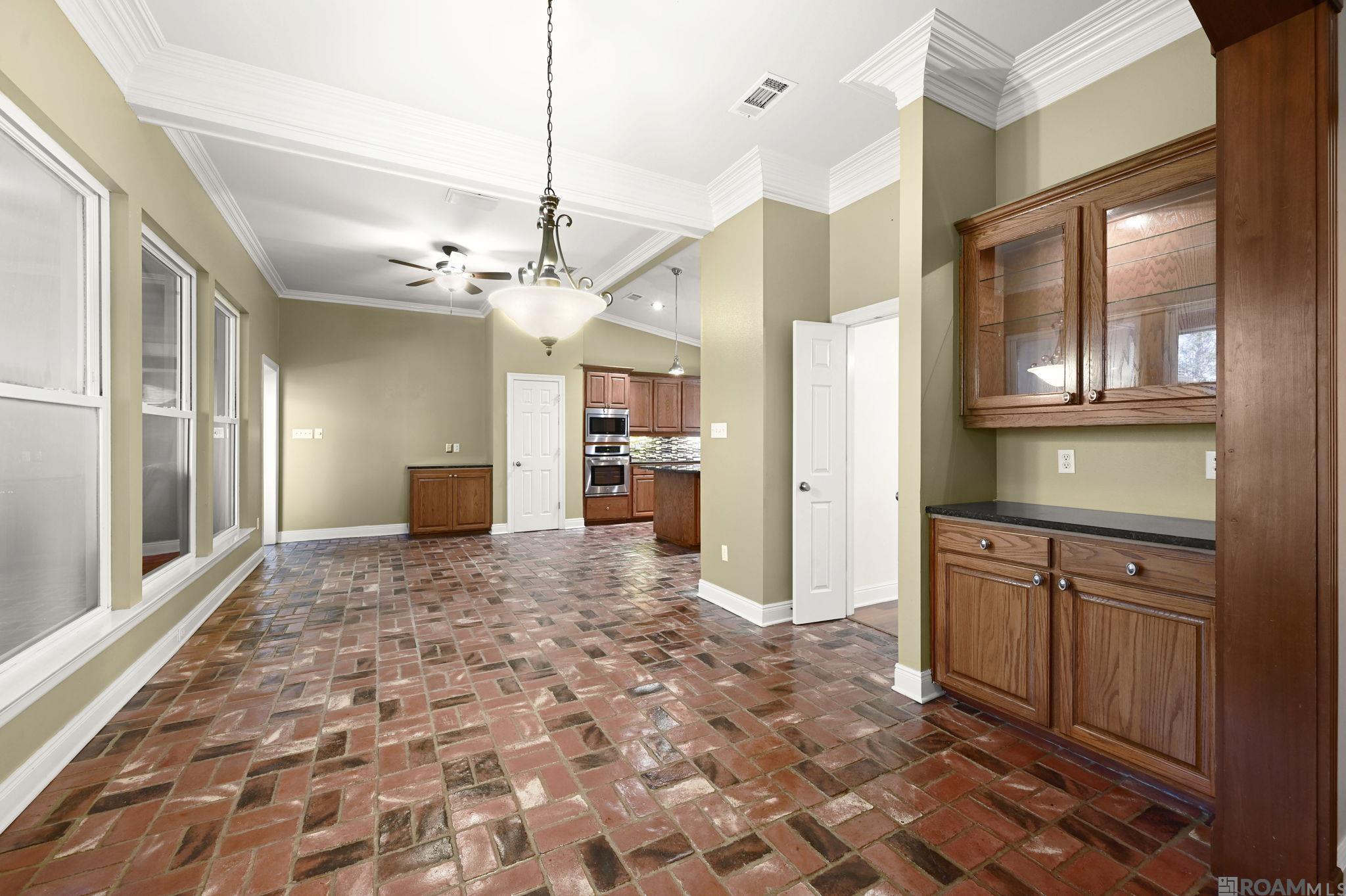 Prairieville, Louisiana, 70769, United States, 5 Bedrooms Bedrooms, ,5 BathroomsBathrooms,Residential,For Sale,2012380