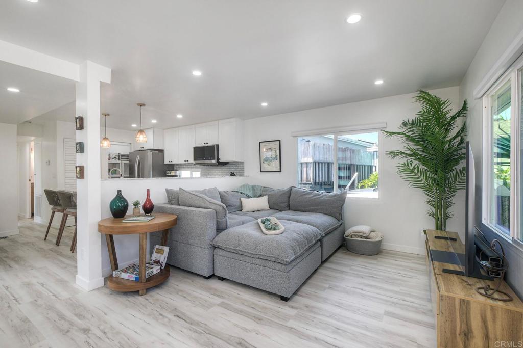 Encinitas, California, 92024, United States, 2 Bedrooms Bedrooms, ,1 BathroomBathrooms,Residential,For Sale,1951594