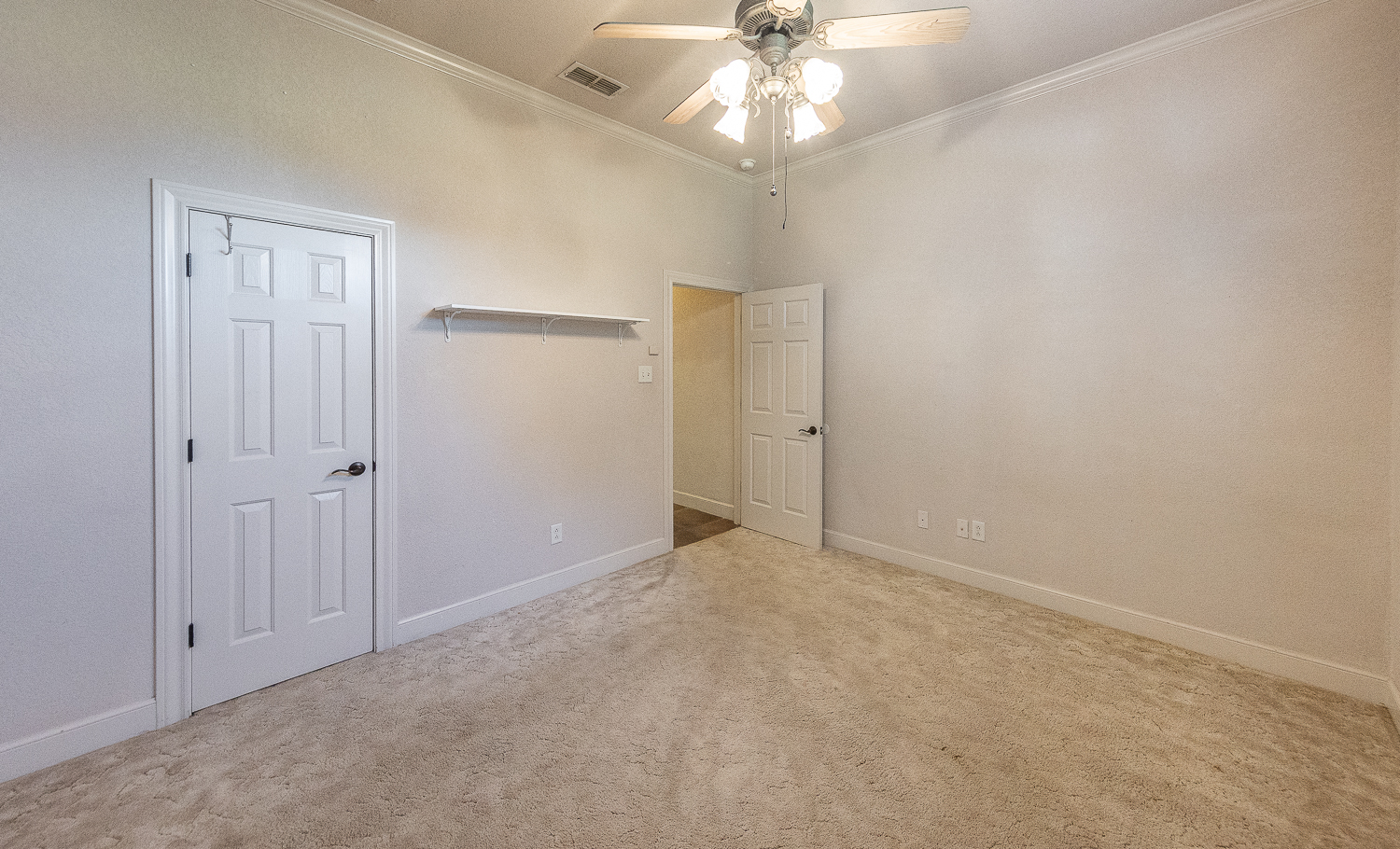 Lubbock, Texas, 79424, United States, 4 Bedrooms Bedrooms, ,5 BathroomsBathrooms,Residential,For Sale,1934203