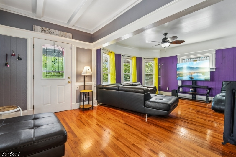 Belleville Twp., New Jersey, 07109, United States, 4 Bedrooms Bedrooms, ,2 BathroomsBathrooms,Residential,For Sale,1988338