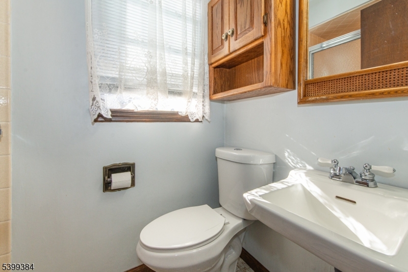 Wharton Boro, New Jersey, 07885, United States, 3 Bedrooms Bedrooms, ,2 BathroomsBathrooms,Residential,For Sale,2003282