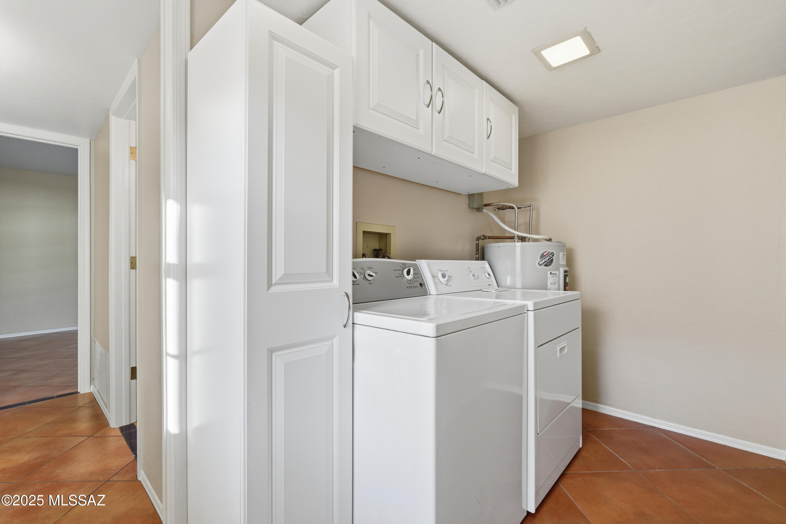 Tucson, Arizona, 85712, United States, 4 Bedrooms Bedrooms, ,3 BathroomsBathrooms,Residential,For Sale,1989179