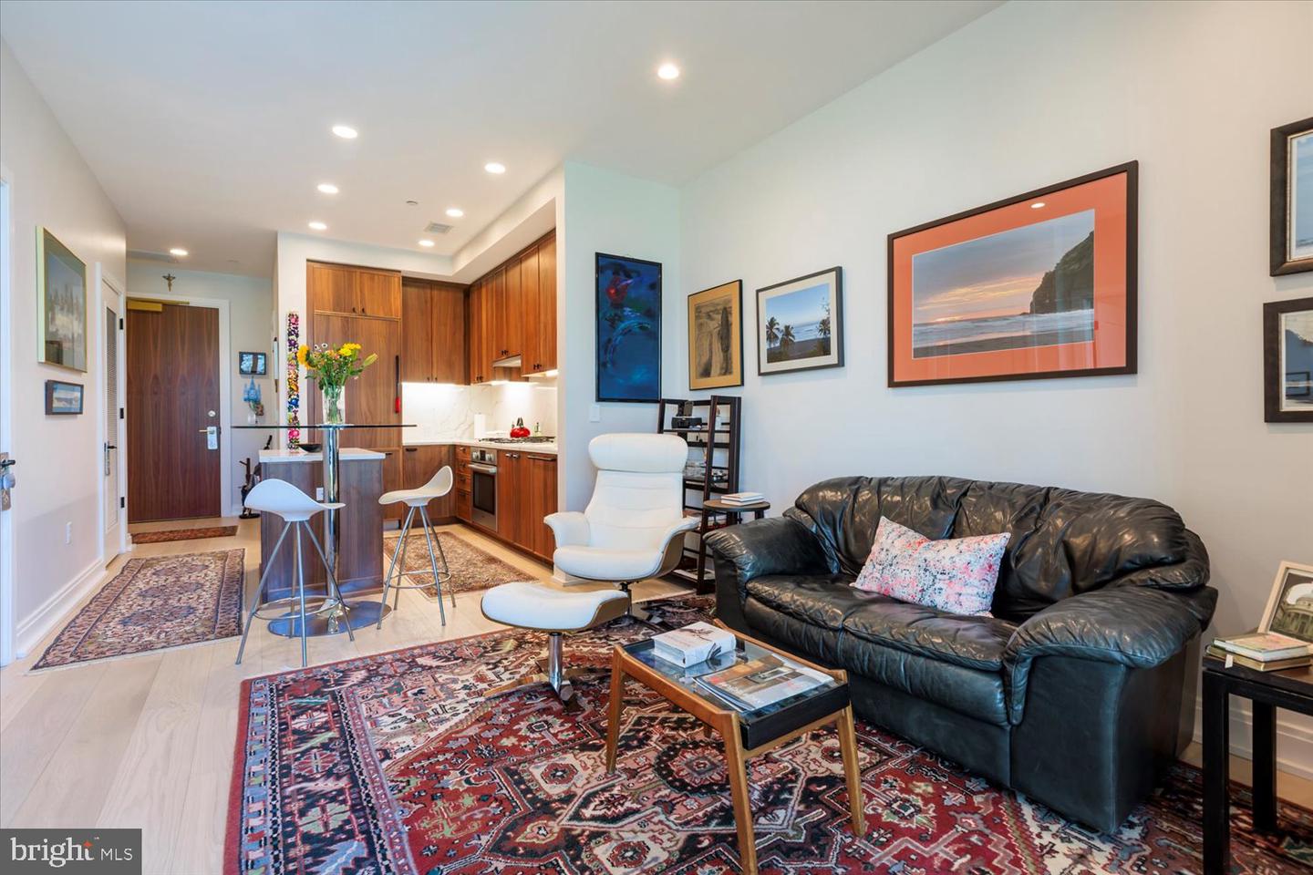 Washington, District of Columbia, 20003, United States, 1 Bedroom Bedrooms, ,2 BathroomsBathrooms,Residential,For Sale,1766672