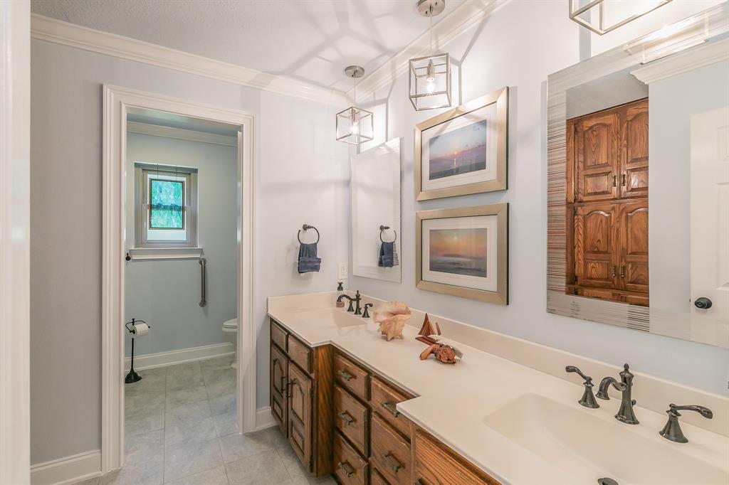 Keller, Texas, 76248, United States, 4 Bedrooms Bedrooms, ,3 BathroomsBathrooms,Residential,For Sale,1935940