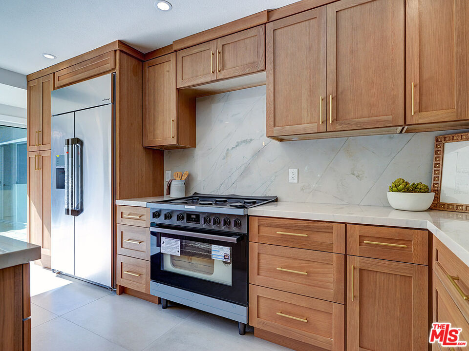 Huntington Beach, California, 92649, United States, 3 Bedrooms Bedrooms, ,2 BathroomsBathrooms,Residential,For Sale,2003446