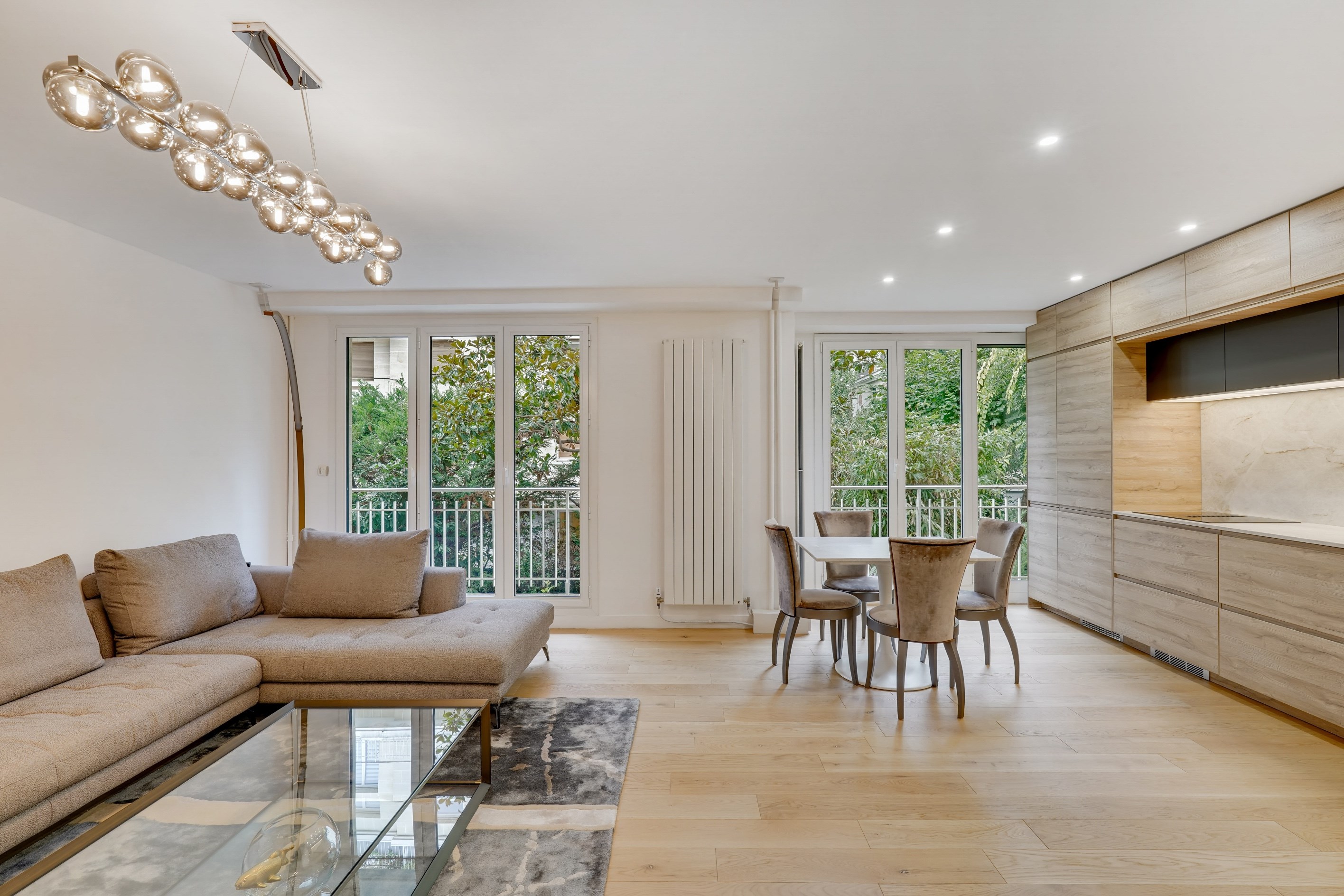 Four-Room Apartment with Balcony – Neuilly-sur-Seine – Pasteur – Inkermann - 物件實景