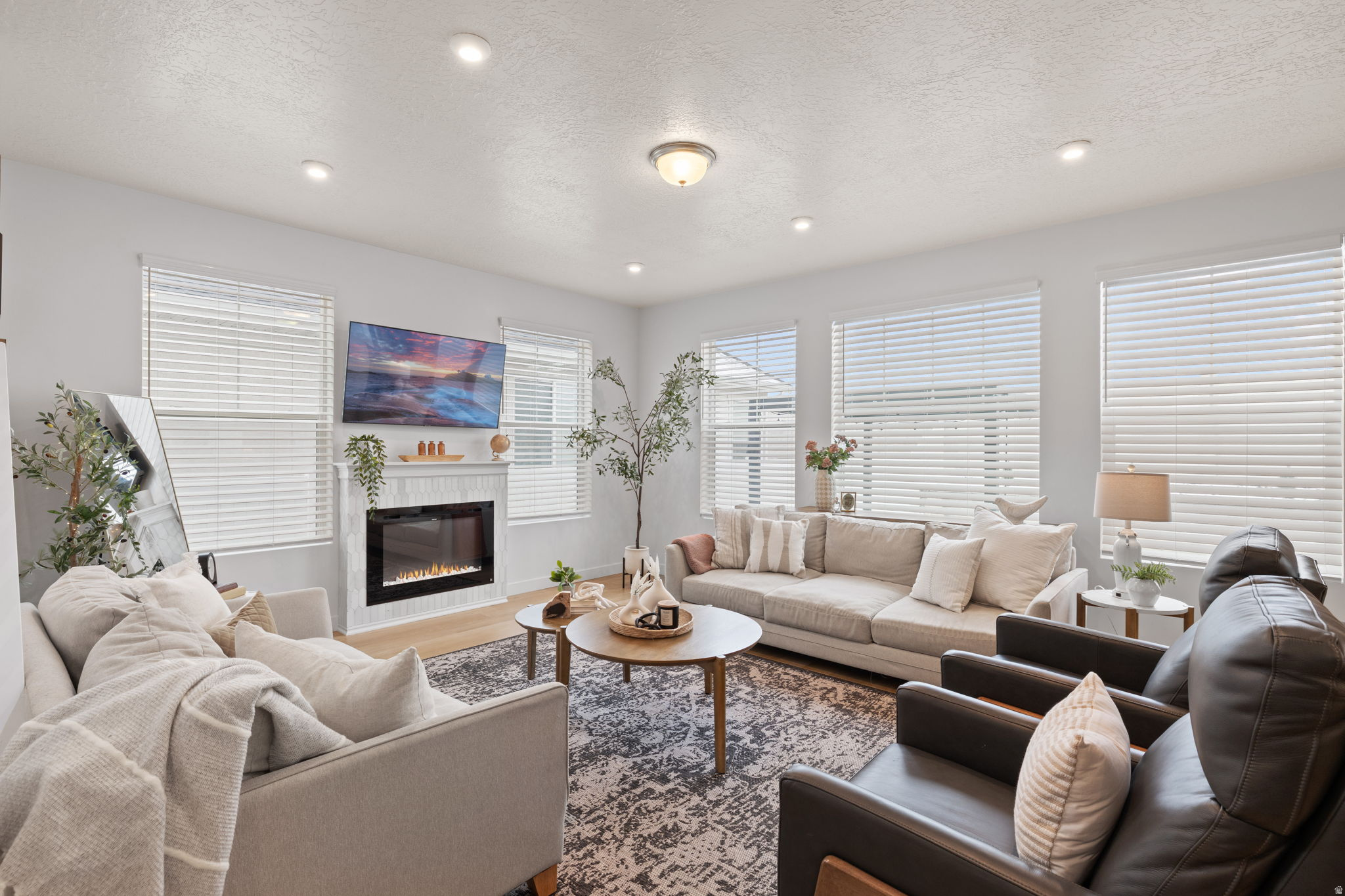 West Jordan, Utah, 84081, United States, 4 Bedrooms Bedrooms, ,3 BathroomsBathrooms,Residential,For Sale,2001617