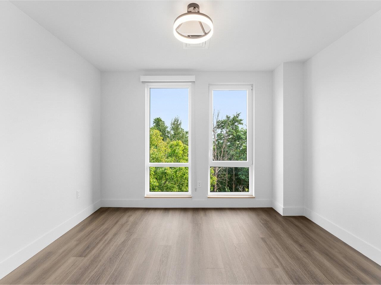 Burlington, Vermont, 05401, United States, 2 Bedrooms Bedrooms, ,1 BathroomBathrooms,Residential,For Sale,1941780