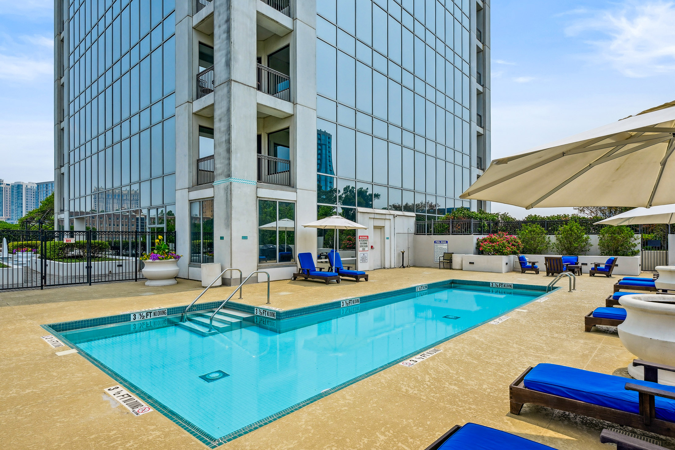  Exceptional Space, Skyline Views, and an Unbeatable Buckhead Location - 物件實景