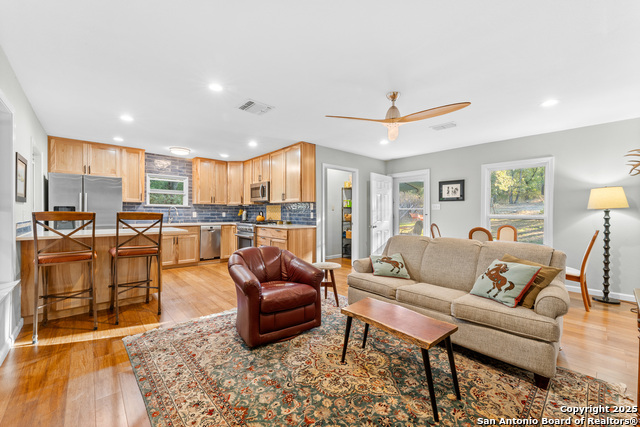 Seguin, Texas, 78155, United States, ,2 BathroomsBathrooms,Residential,For Sale,1983192