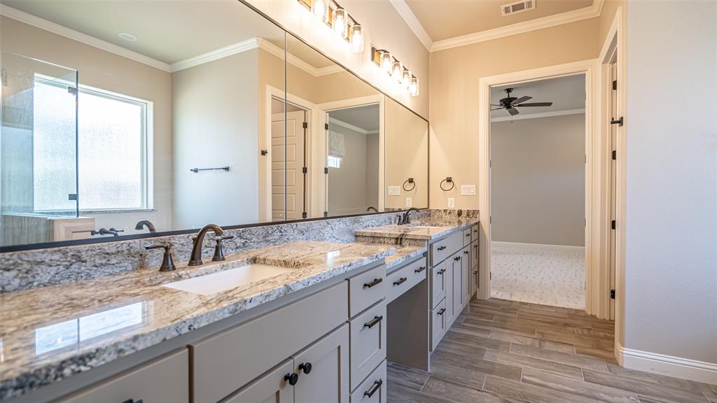 Granbury, Texas, 76048, United States, 3 Bedrooms Bedrooms, ,3 BathroomsBathrooms,Residential,For Sale,1996630