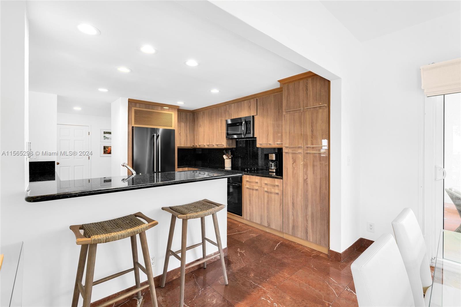 Miami Beach, Florida, 33109, United States, 3 Bedrooms Bedrooms, ,4 BathroomsBathrooms,Residential,For Sale,1926263