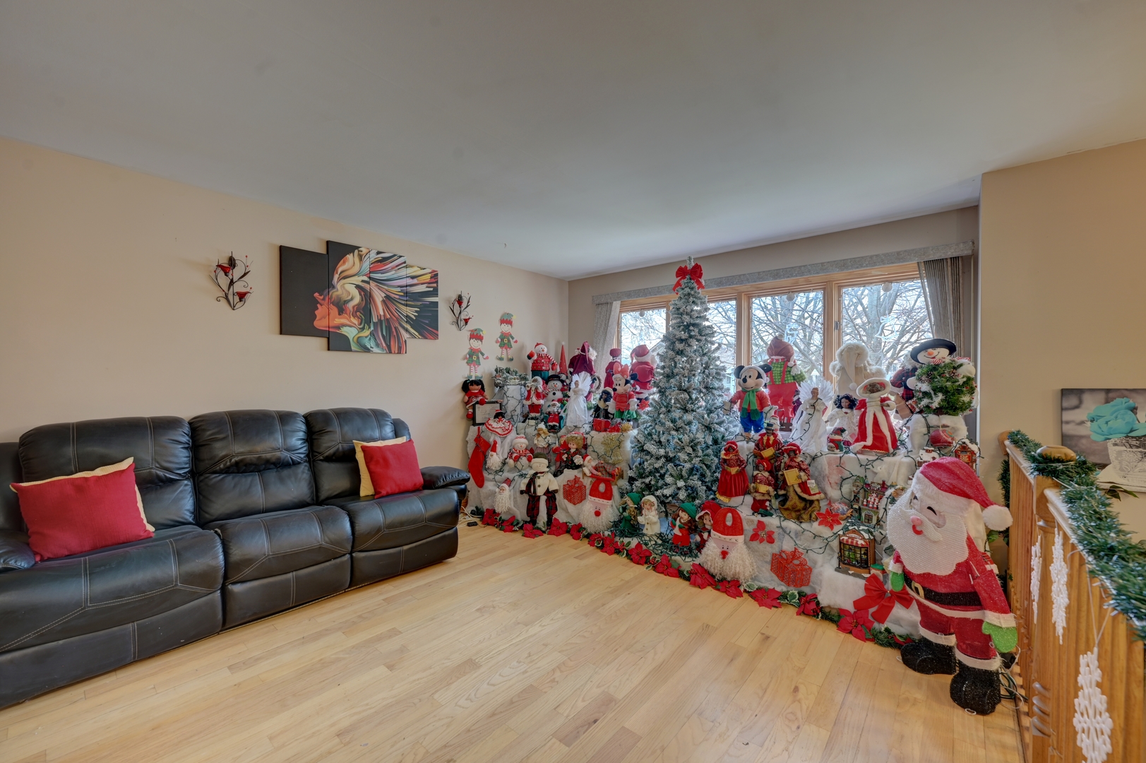 River Grove, Illinois, 60171, United States, 5 Bedrooms Bedrooms, ,4 BathroomsBathrooms,Residential,For Sale,2002992