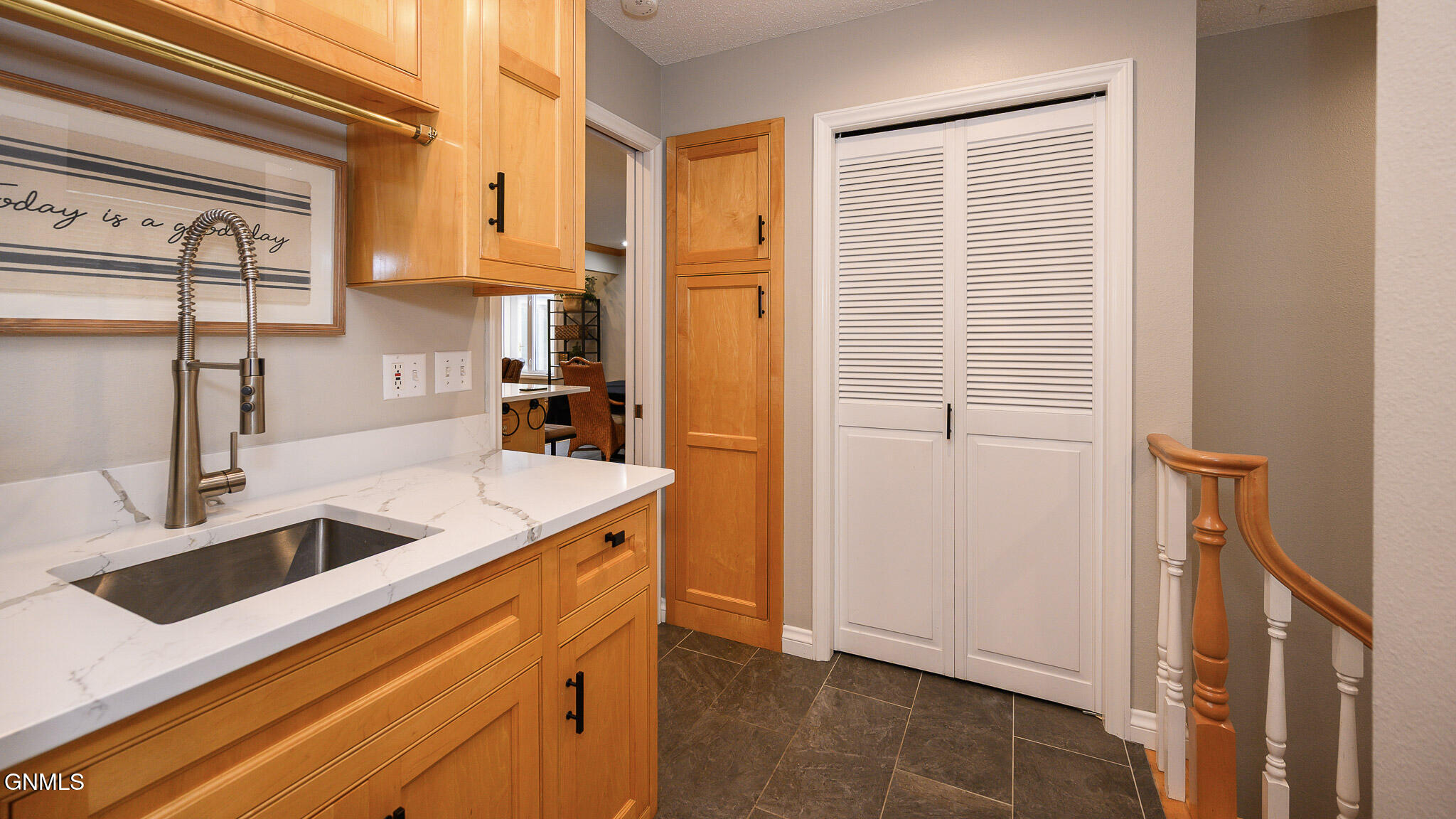 Mandan, North Dakota, 58554, United States, 5 Bedrooms Bedrooms, ,4 BathroomsBathrooms,Residential,For Sale,2005238