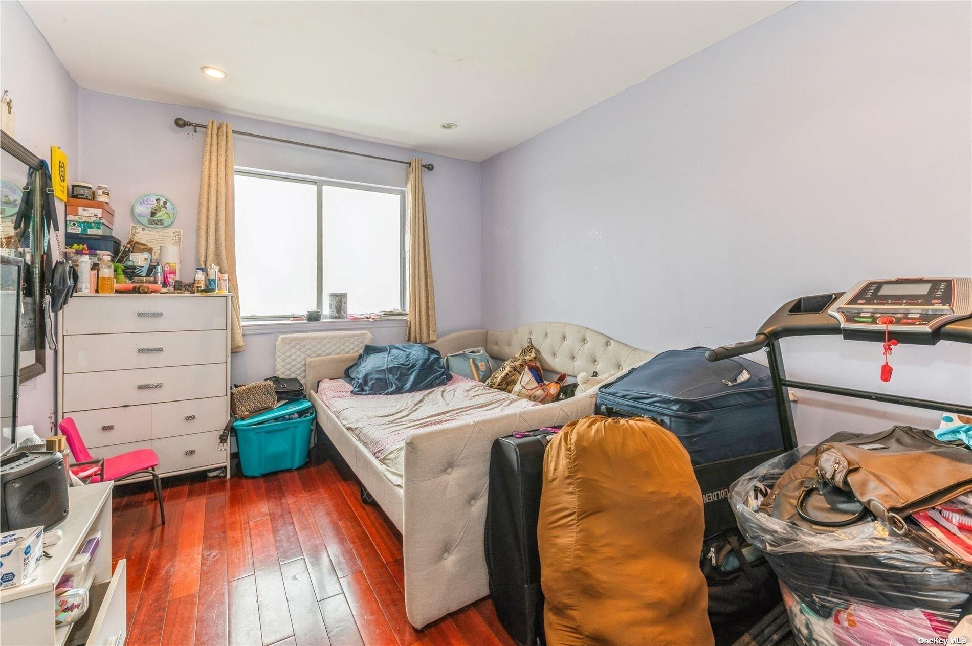 Brooklyn, New York, 11236, United States, 3 Bedrooms Bedrooms, ,2 BathroomsBathrooms,Residential,For Sale,1743258