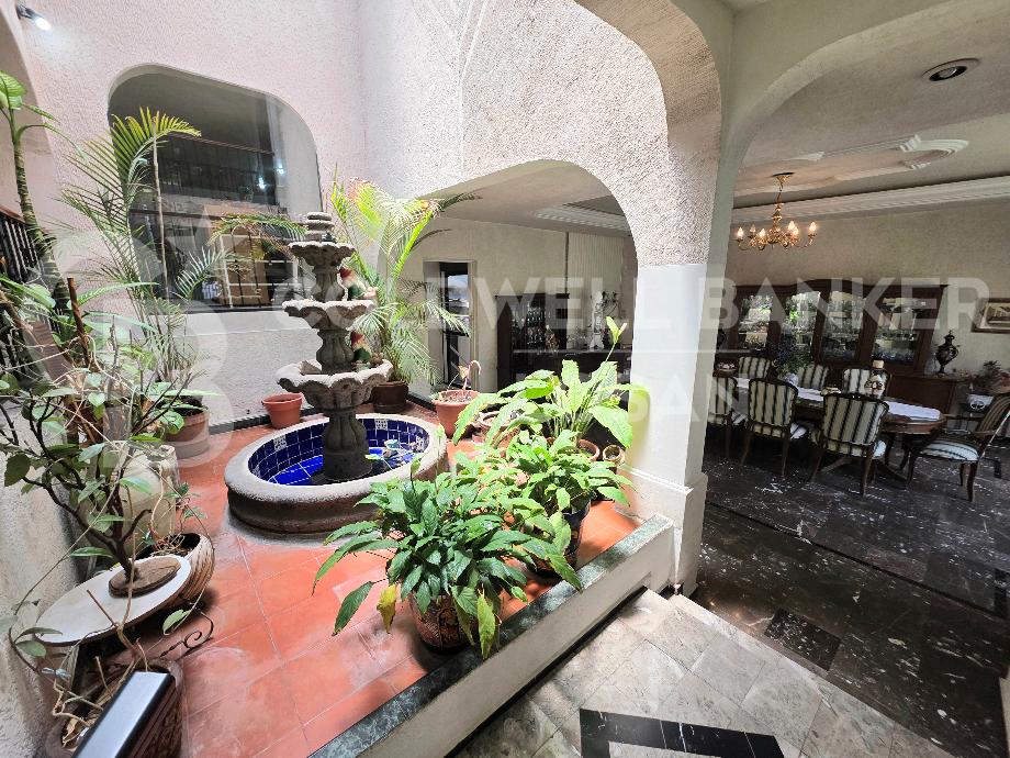 Atizapán de Zaragoza, Estado de méxico, 52995, Mexico, 3 Bedrooms Bedrooms, ,4 BathroomsBathrooms,Residential,For Sale,1926035