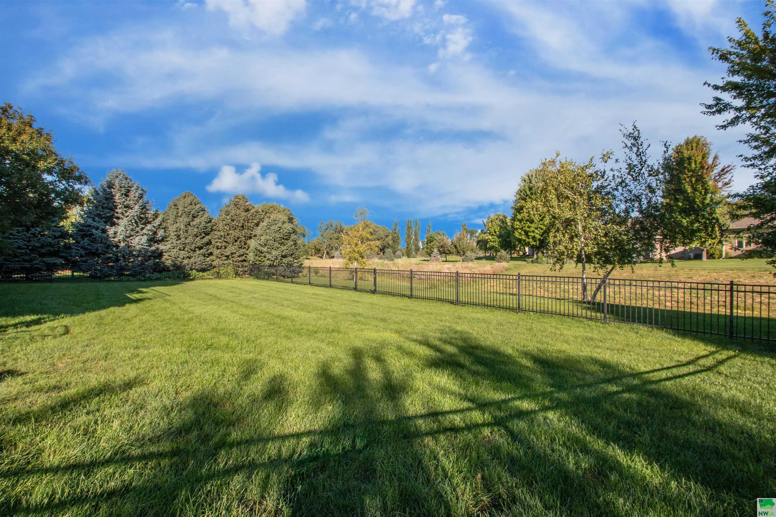 Dakota Dunes, South Dakota, 57049, United States, 5 Bedrooms Bedrooms, ,6 BathroomsBathrooms,Residential,For Sale,1943906