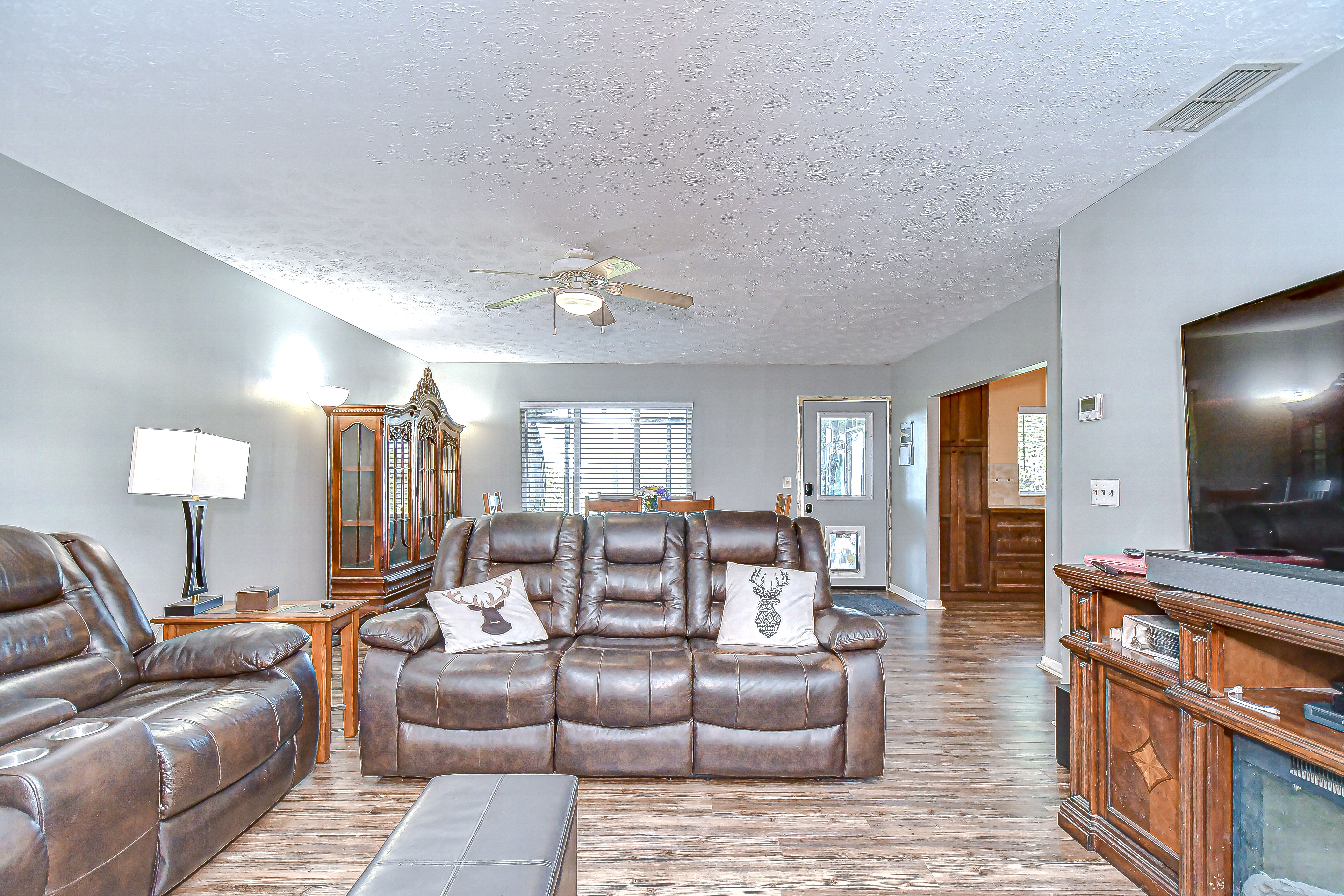 Dade City, Florida, 33523, United States, 4 Bedrooms Bedrooms, ,3 BathroomsBathrooms,Residential,For Sale,1873323