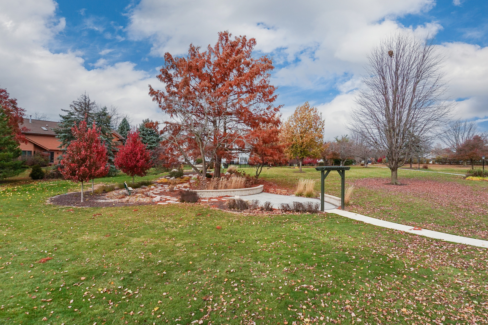Bloomington, Illinois, 61704, United States, 5 Bedrooms Bedrooms, ,4 BathroomsBathrooms,Residential,For Sale,1991973