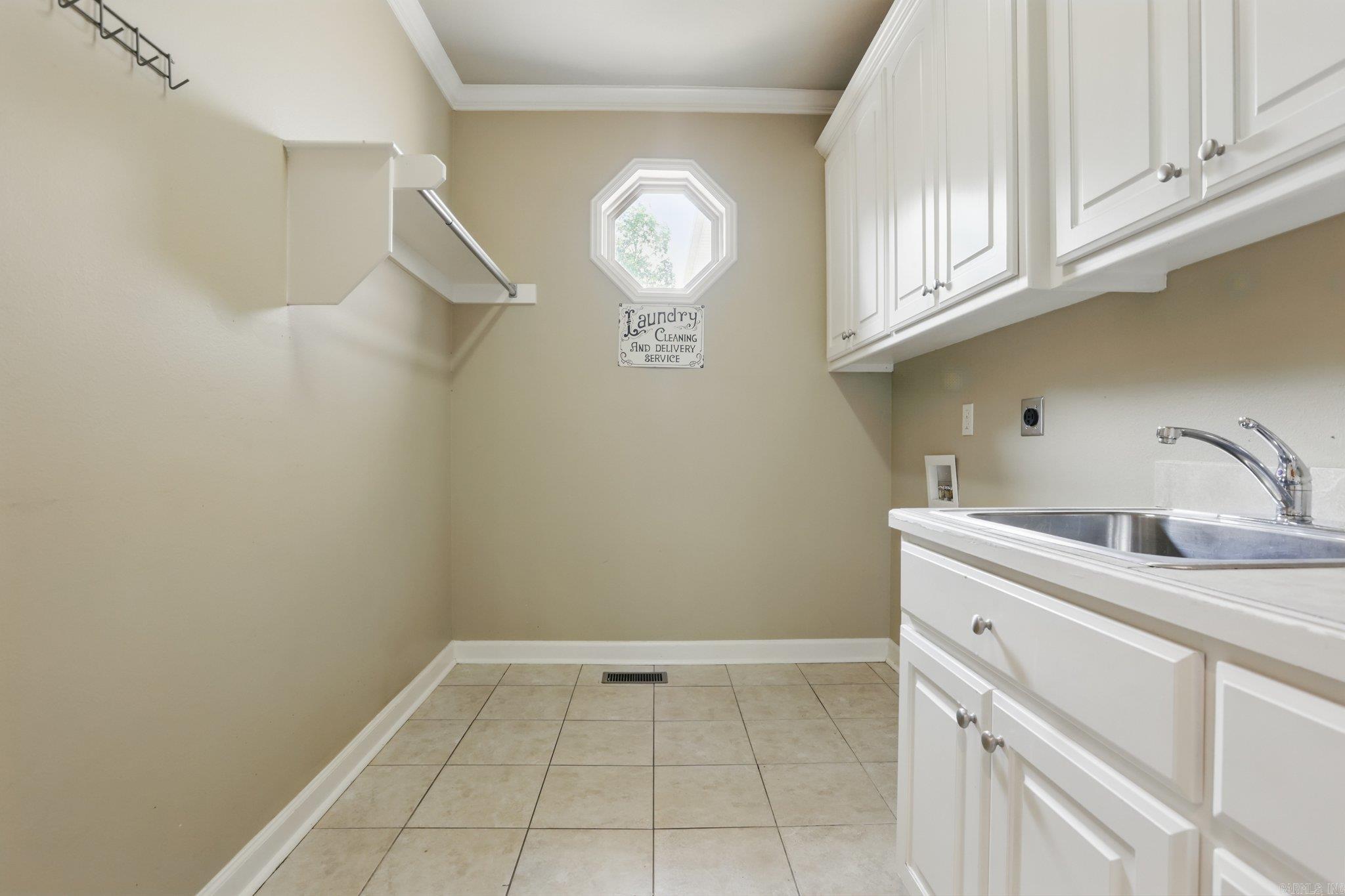 Little Rock, Arkansas, 72211, United States, 4 Bedrooms Bedrooms, ,4 BathroomsBathrooms,Residential,For Sale,1950270