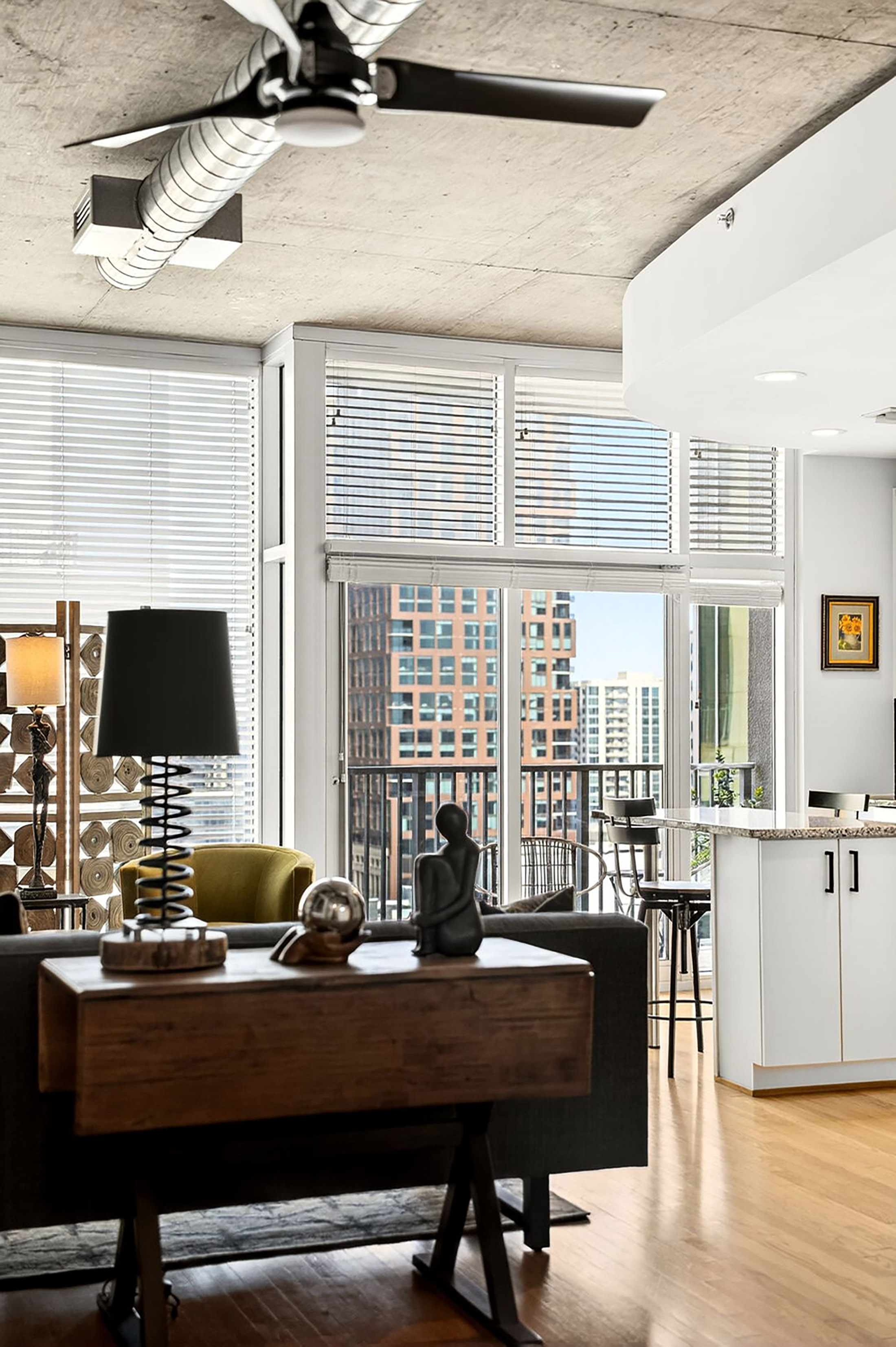  Light-filled Condo Perched Above Peachtree Street in Midtown - 物件實景