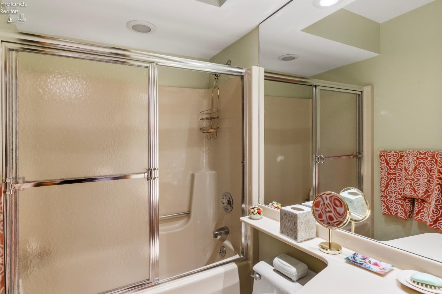 Port Clinton, Ohio, 43452, United States, 3 Bedrooms Bedrooms, ,2 BathroomsBathrooms,Residential,For Sale,1980144