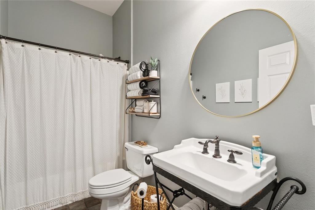 Mandeville, Louisiana, 70471, United States, 4 Bedrooms Bedrooms, ,3 BathroomsBathrooms,Residential,For Sale,1898629