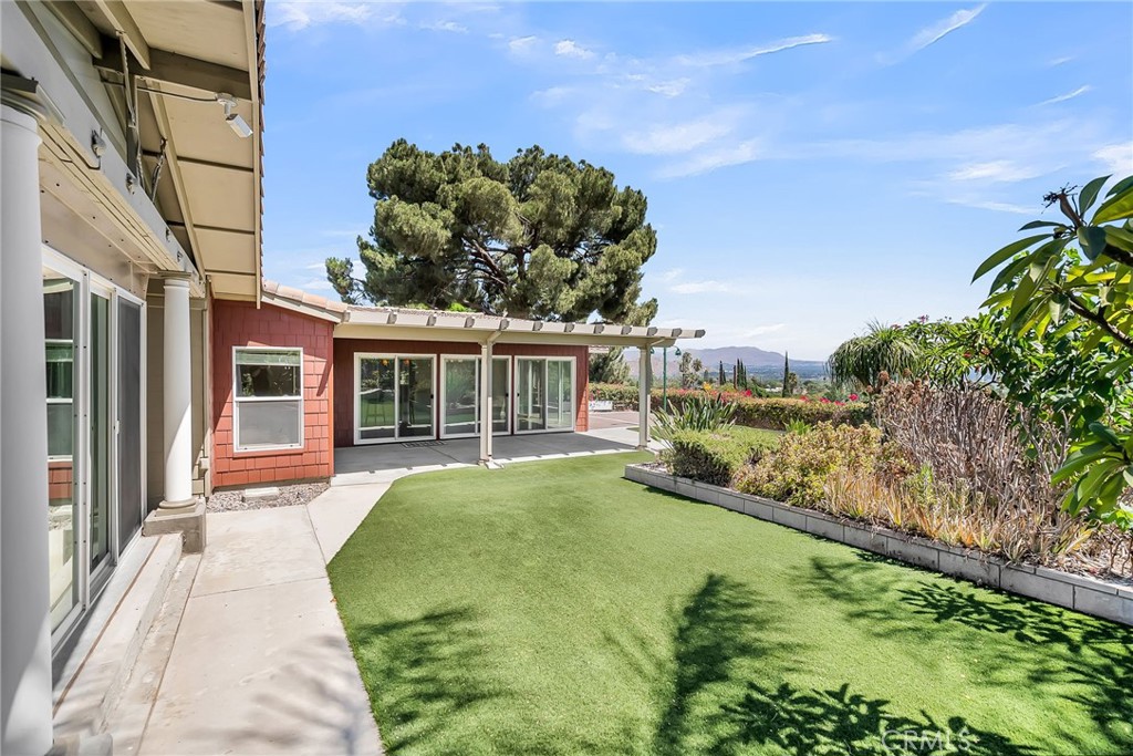 Jurupa Valley, California, 92509, United States, 3 Bedrooms Bedrooms, ,2 BathroomsBathrooms,Residential,For Sale,1939964