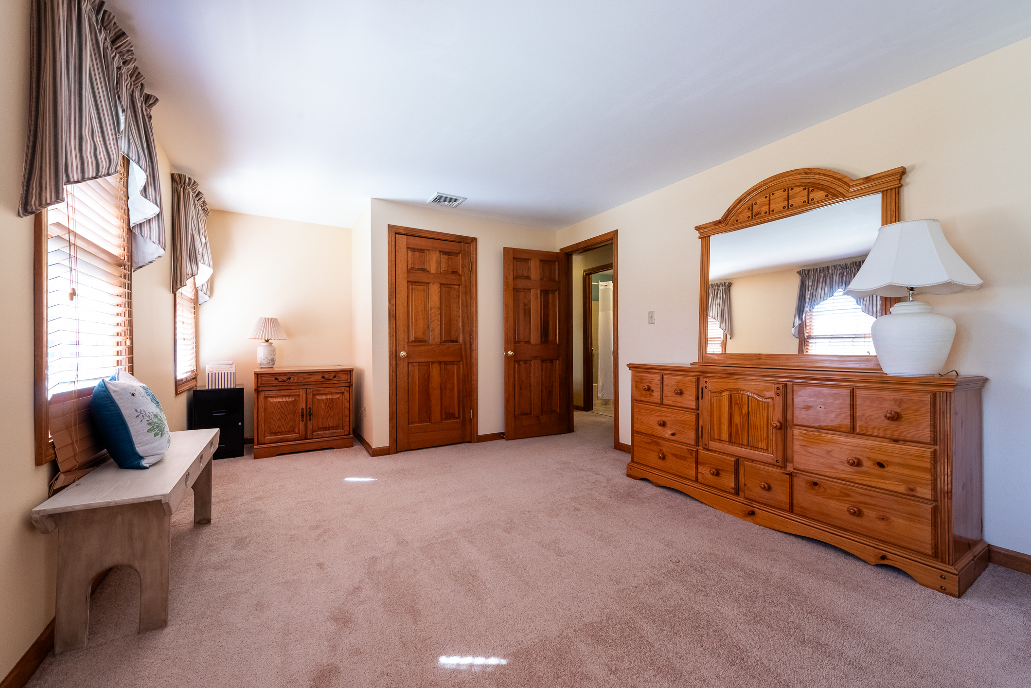  Beautifully Maintained Colonial Set on Over 2.5 Acres - 物件實景