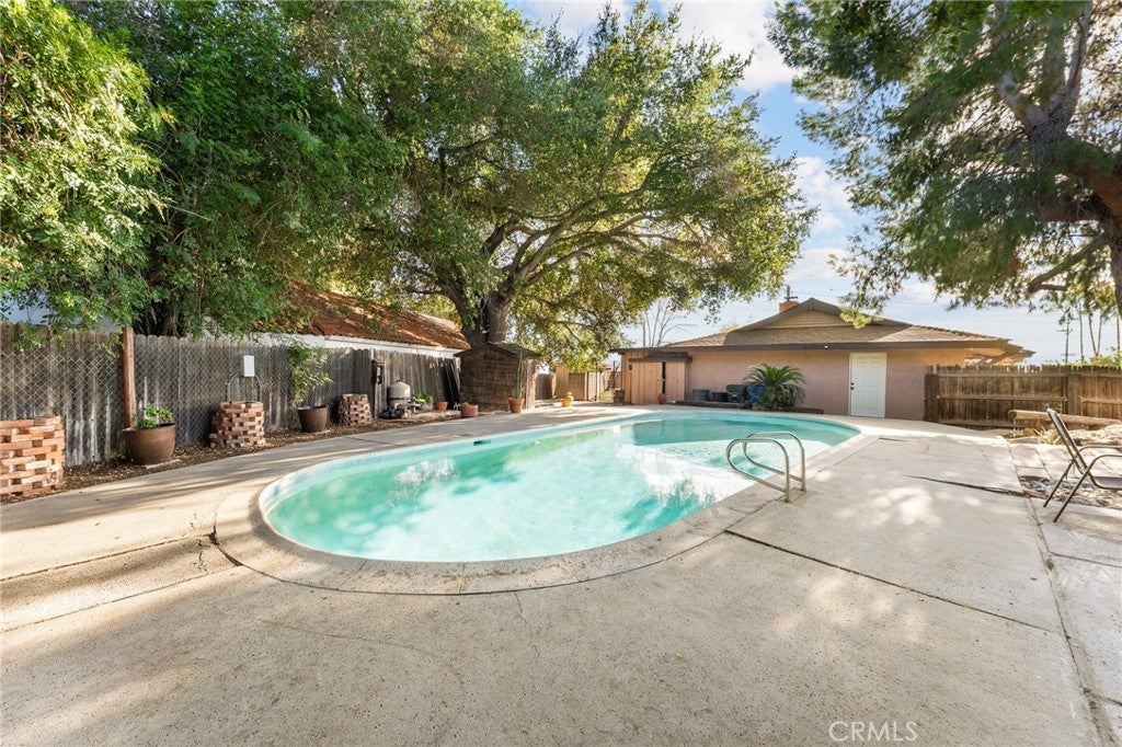 San Bernardino, California, 92404, United States, 3 Bedrooms Bedrooms, ,2 BathroomsBathrooms,Residential,For Sale,1978496