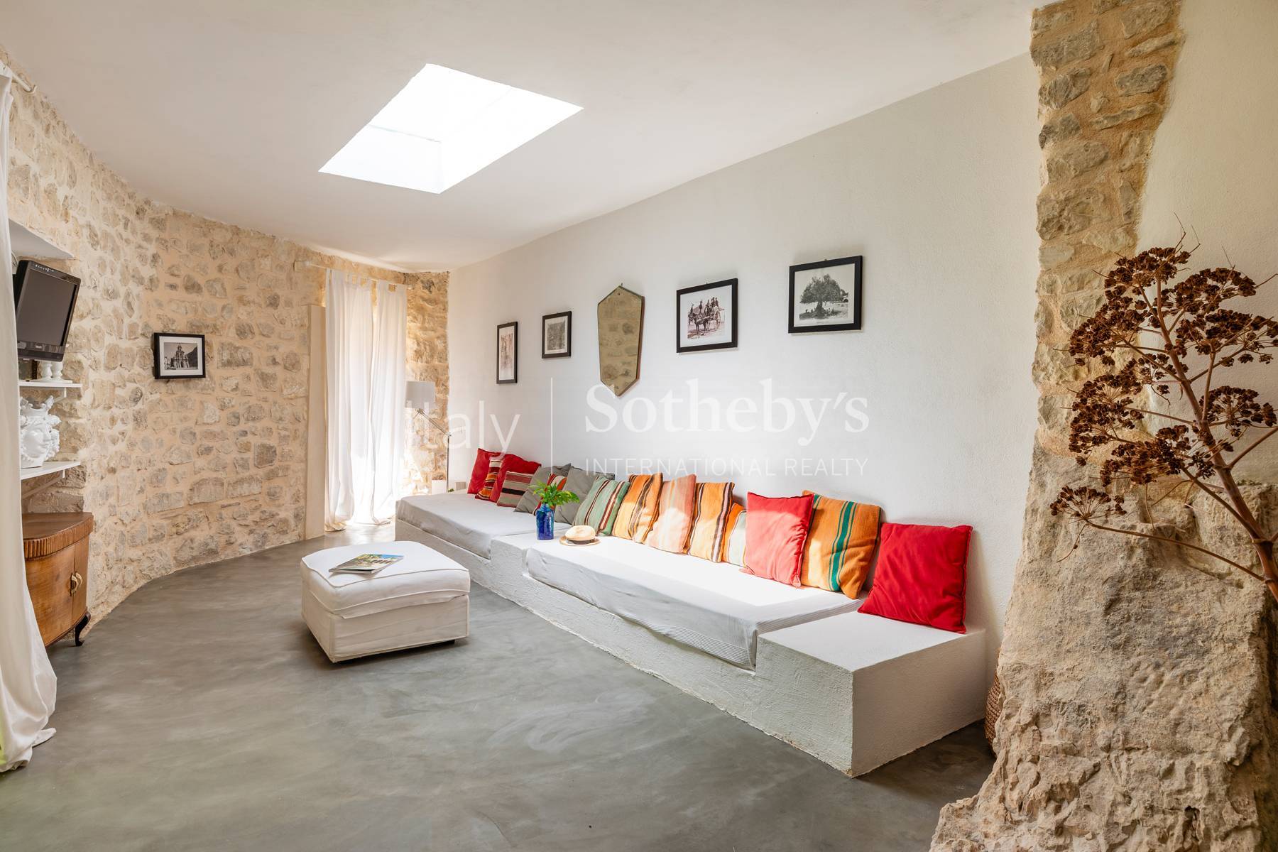  Detached property with a terrace, just a stone’s throw from the historic - 物件實景