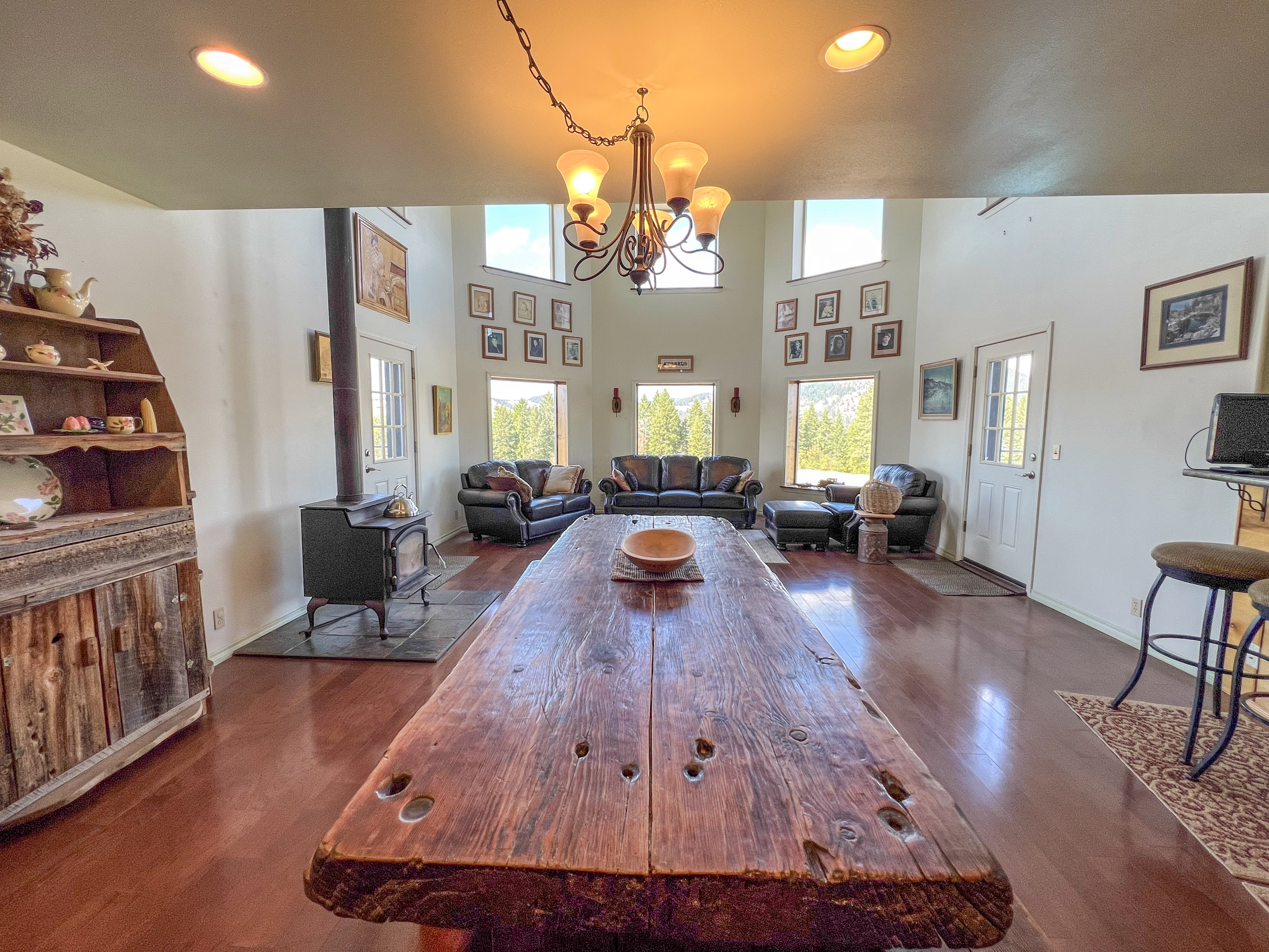 Kettle Falls, Washington, 99141, United States, 4 Bedrooms Bedrooms, ,4 BathroomsBathrooms,Residential,For Sale,1984366