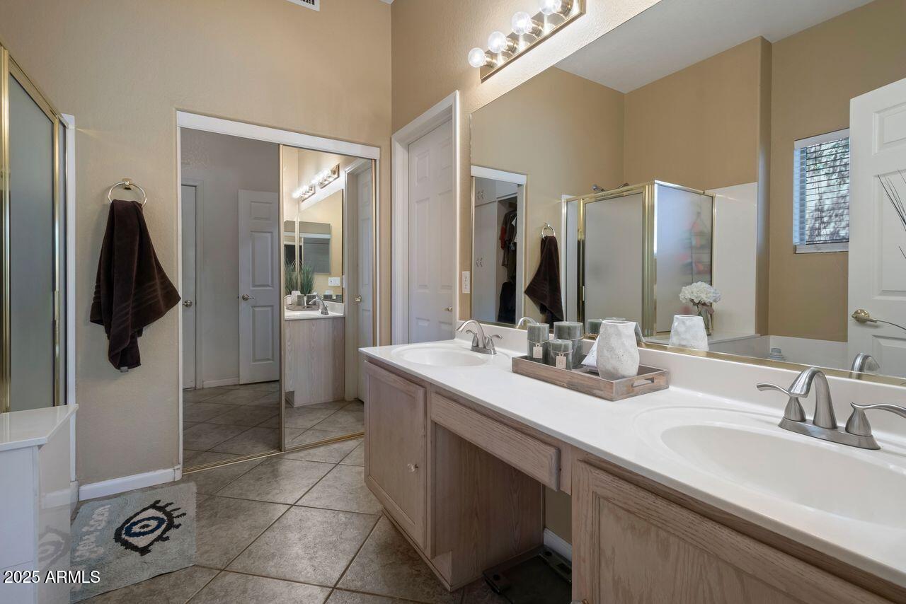 Gilbert, Arizona, 85296, United States, 3 Bedrooms Bedrooms, ,Residential,For Sale,1903465