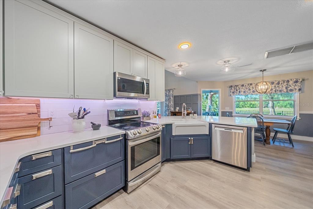 Bradenton, Florida, 34212, United States, 4 Bedrooms Bedrooms, ,3 BathroomsBathrooms,Residential,For Sale,1987592