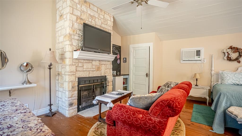 Granbury, Texas, 76048, United States, 8 Bedrooms Bedrooms, ,8 BathroomsBathrooms,Residential,For Sale,2009075