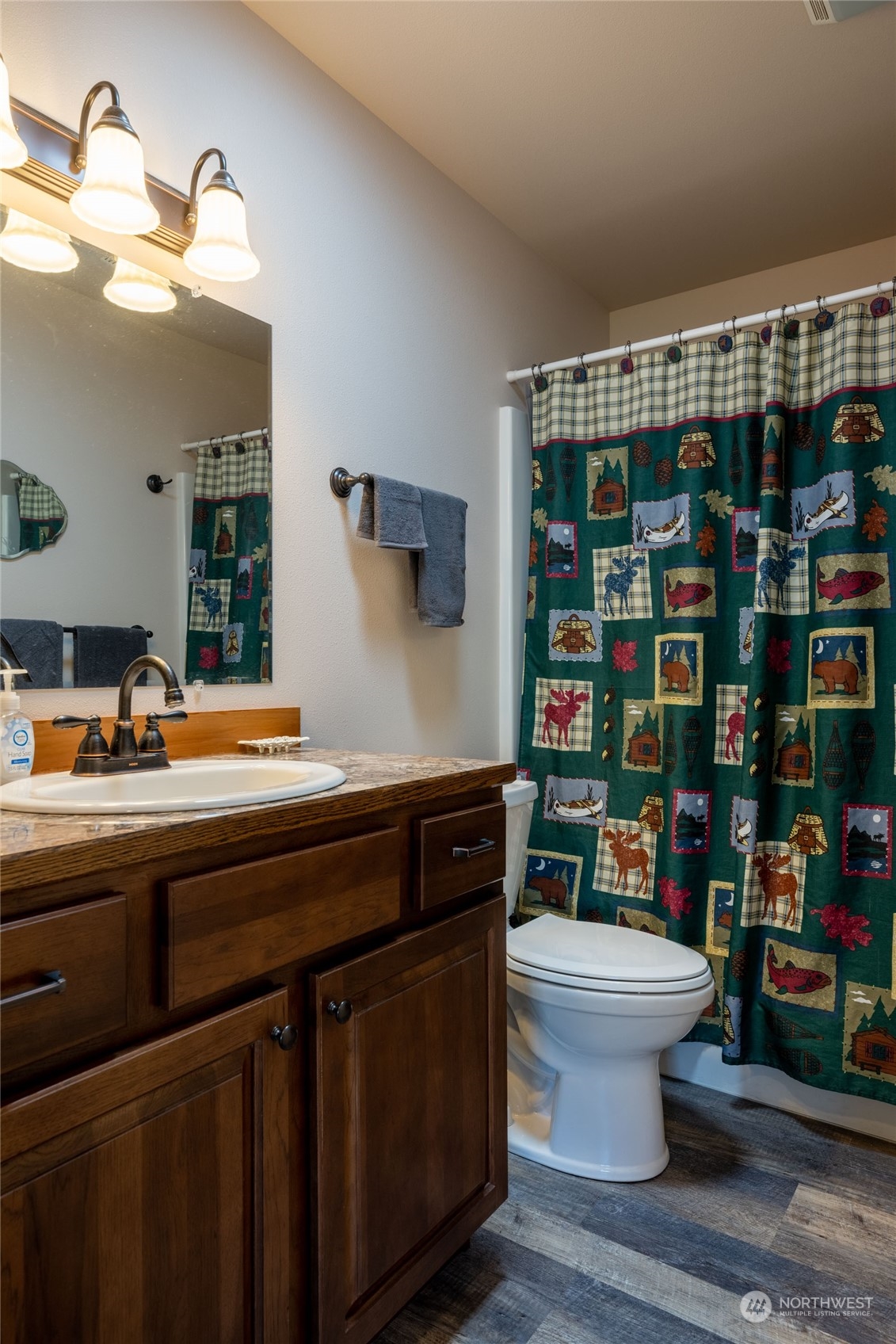 Malaga, Washington, 98828, United States, 3 Bedrooms Bedrooms, ,2 BathroomsBathrooms,Residential,For Sale,1898843