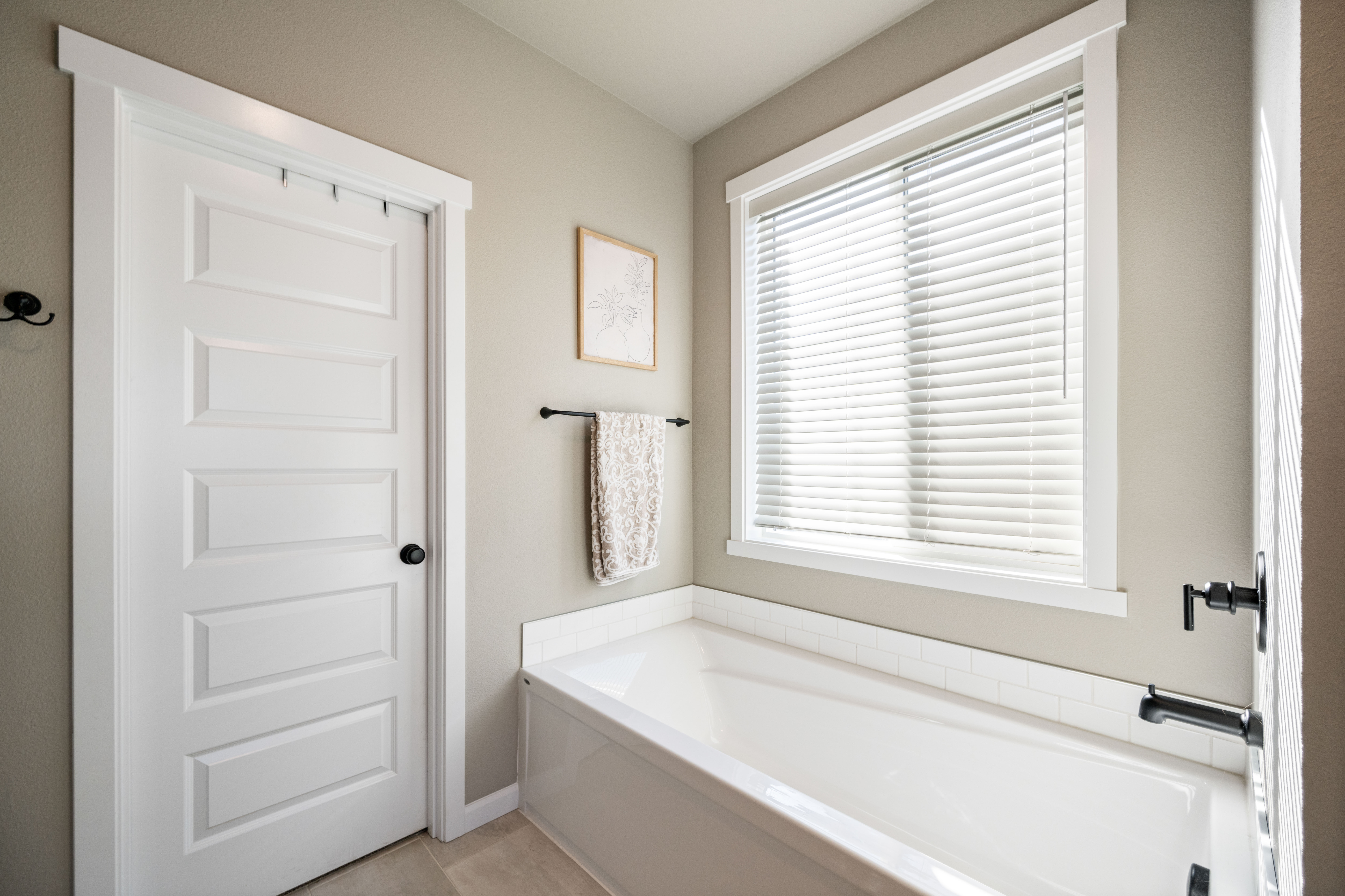  2024 West Richland Gem + RV Parking - 物件實景