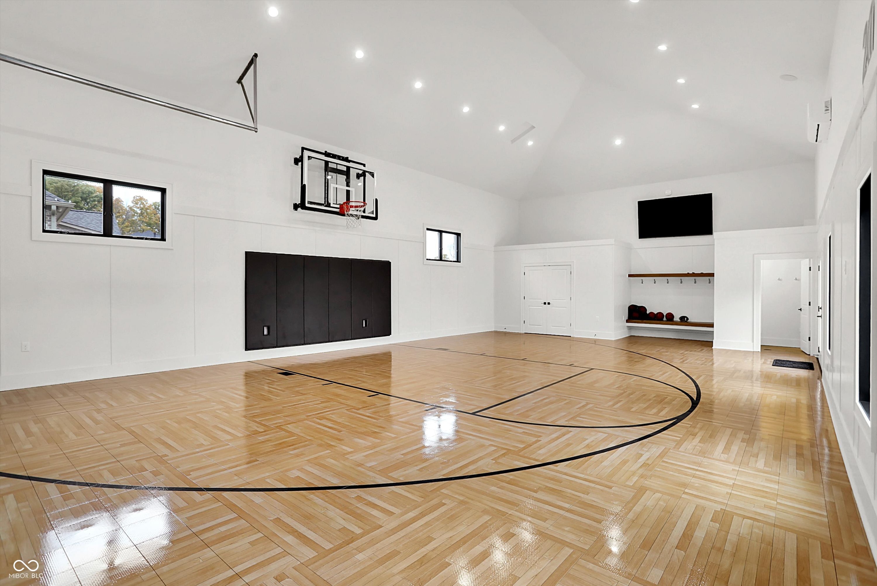 Bargersville, Indiana, 46106, United States, 5 Bedrooms Bedrooms, ,6 BathroomsBathrooms,Residential,For Sale,1983672