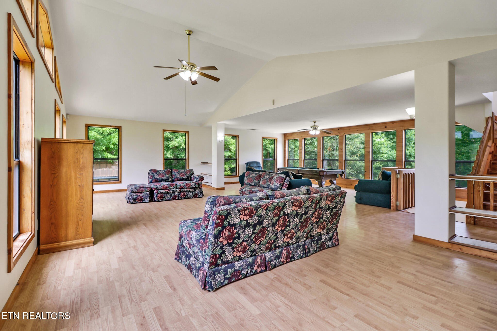 Crossville, Tennessee, 38571, United States, 3 Bedrooms Bedrooms, ,4 BathroomsBathrooms,Residential,For Sale,1979710