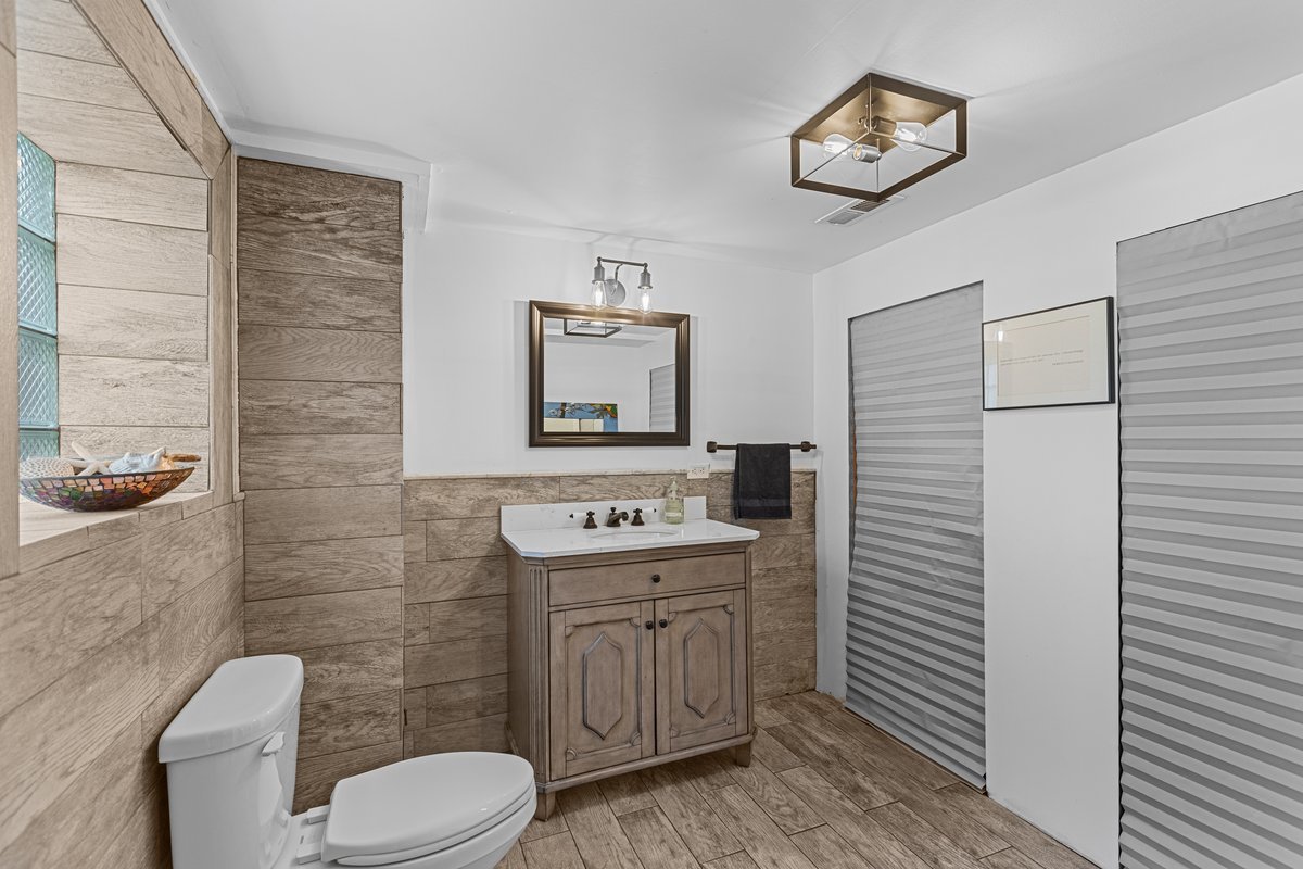 Elmwood Park, Illinois, 60707, United States, 5 Bedrooms Bedrooms, ,3 BathroomsBathrooms,Residential,For Sale,1916945