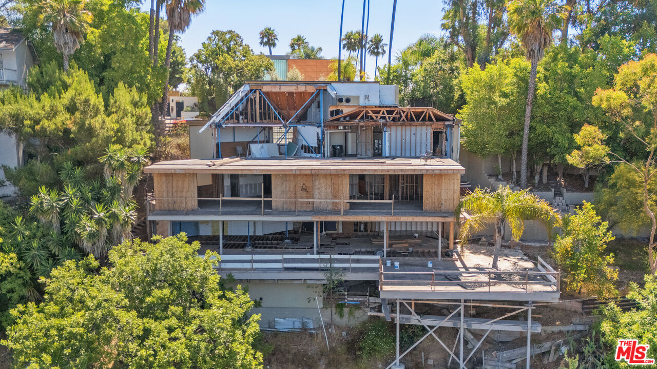 Los Angeles, California, 90049, United States, 4 Bedrooms Bedrooms, ,4 BathroomsBathrooms,Residential,For Sale,1903747